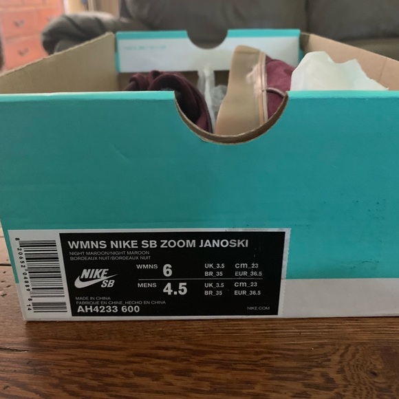 Woman’s Nike SB Zoom Janorski - Picture 5 of 7